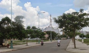 Đất nền trung tâm TT Cần Đước thổ cư 100% mặt tiền DT826, sổ hồng riêng,290tr