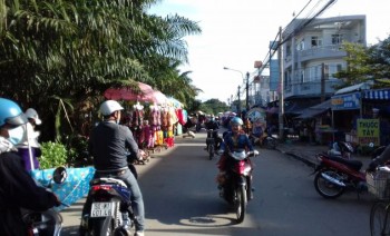 1200M2 ĐẤT ĐỐI DIỆN CHỢ BÌNH CHÁNH GIÁ 3.2 TỶ - 0978.209.383