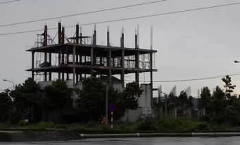 Cần bán nhà 3,5 tầng đang xây dở phần thô,chưa hoàn thiện,SHR 