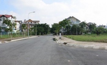 Cần thanh toán gấp , rẻ lô đất ở ngay  MẶT TIỀN đường Hóc Hưu, để trả nợ khoảng vay ngân hàng lô 1290 m2 giá 3,2. Lh:0961153796