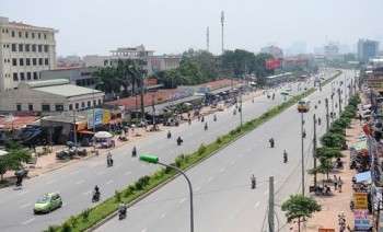 Cần tiền bán gấp 2 lô MT QL50 8tr/1m, SHR, LH 0903.928.829