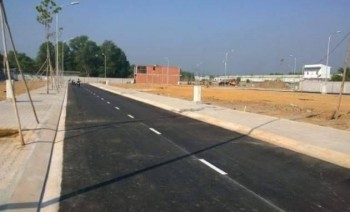  Bán đất đường Huỳnh Văn Trí, cách chợ Bình Chánh 300m, shr, xdtd, giá 720tr/nền.