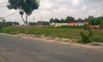 Cần bán gấp nền đất đô thị mặt tiền đường Phan Văn Mảng trong KDC trung tâm Bến Lức giá chỉ 219 tr