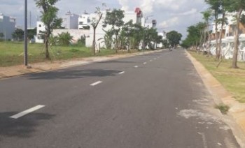 Hàng đẹp dự án LOTUS CENTER, giá từ 8,3TR/m2. LH chủ đầu tư: 0931938789