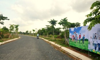 đất bình chánh chính chủ sổ hồng riêng, gần chợ Bình Chánh chỉ 270tr/nền