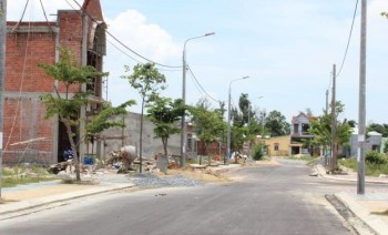 Cần tiền bán gấp lô đất MT Tỉnh Lộ 833B, xã Long Cang, Cần Đước, giá 550tr/100m2. LH: 01234130793 Tiến