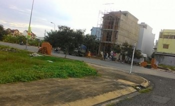 Đất nền mặt tiền Tỉnh Lộ 10, chiết khấu 8%, SH riêng, giá 239tr/nền.