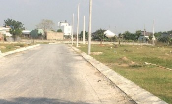 Sang lại lô đất đối diện chợ Long Cang, Giá 660 tr, DT 5x20m, phù hợp kinh doanh và ở LH: 01234 130 793