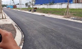 Bán gấp lô đất ngay chợ Cần Đước - Giá chỉ 400tr/120m2 - SHR. LH: 01234.130.793 Tiến