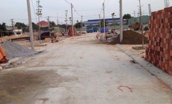 Đất  Bình Chánh 2 Mặt Tiền Diện Tích 200m2 Đường Nguyễn Hữu trí  Ngay Chợ Đệm Sổ Hồng Riêng Giá Chỉ 520 Tr 