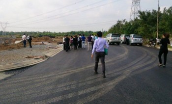 Bình Chánh Đất Bán Chính Chủ Cách Chợ Đệm 5P , Mặt Tiền Đường Nguyễn Hữu Trí. LH.0916.348.178.